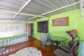 OYO 75372 Flight Hut Hotel