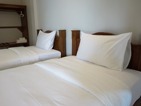 Suksopha Resort