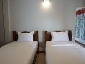 Suksopha Resort