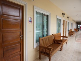 Suksopha Resort