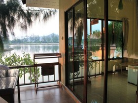 Baan Pak Rim Nam