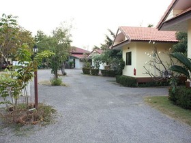 Baan Pak Rim Nam