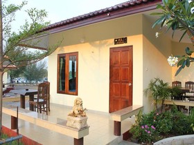 Baan Pak Rim Nam