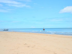 Hua Plee lazy beach