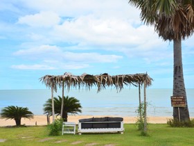 Hua Plee lazy beach