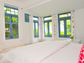 Hua Plee lazy beach