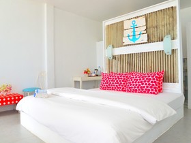 Hua Plee lazy beach