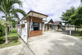 OYO 945 The Rome Resort