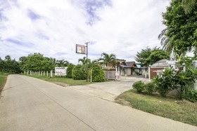OYO 945 The Rome Resort