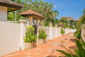 Paprai Villas And Suites