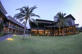 La Isla Pranburi Beach Resort