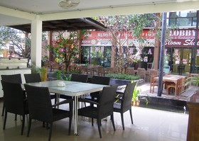 The Bloom Hotel by TV Pool