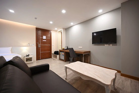 L2 Hotel