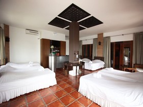 Dern Din Du Dao Resort
