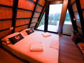 RoomQuest Kid Tung Khao