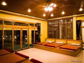 Au Place Hotel