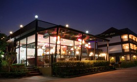 Au Place Hotel
