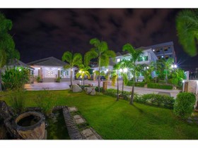 The S Hotel