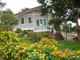 Wind Hills Resort