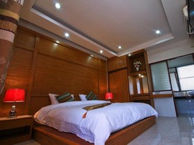 Chonlapan Place