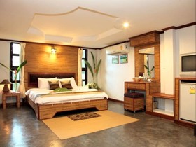 Nakhaburi Hotel & Resort
