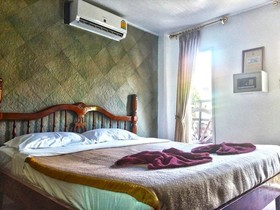 Thomas Udon Thai House Resort and Hotel