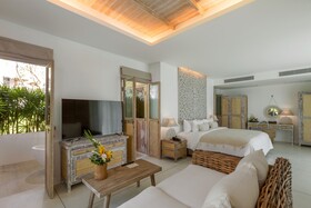 Eden Beach Resort & Spa, a Lopesan Collection Hotel