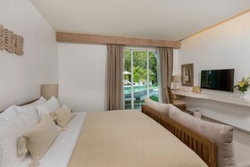 Eden Beach Resort & Spa, a Lopesan Collection Hotel