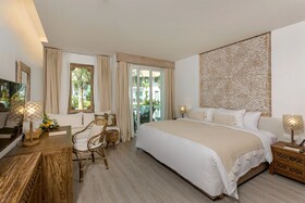 Eden Beach Resort & Spa, a Lopesan Collection Hotel