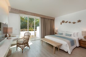 Eden Beach Resort & Spa, a Lopesan Collection Hotel