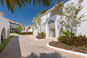 Eden Beach Resort & Spa, a Lopesan Collection Hotel