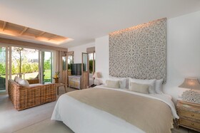 Eden Beach Resort & Spa, a Lopesan Collection Hotel