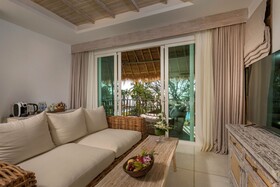 Eden Beach Resort & Spa, a Lopesan Collection Hotel