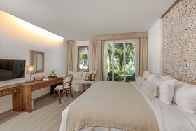 Eden Beach Resort & Spa, a Lopesan Collection Hotel