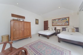 Bangrak Beachfront Villa