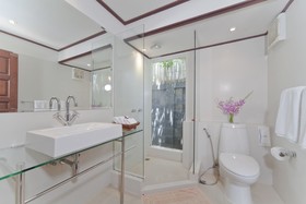 Bangrak Beachfront Villa