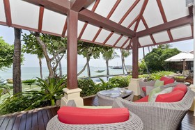 Bangrak Beachfront Villa