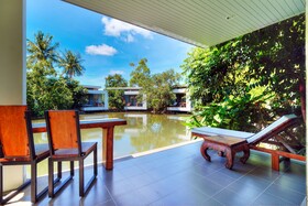 Sunny Resort Lake House