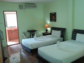 Baan Kluaymai Guesthouse