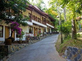 Reuanthai Village