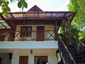 Reuanthai Village
