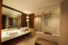 Sareeraya Villas & Suites