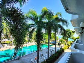 Bay Beach Resort