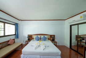 Bay Beach Resort