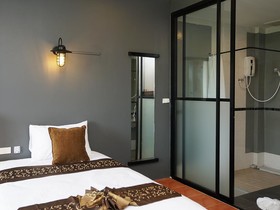 Raya Boutique Hotel