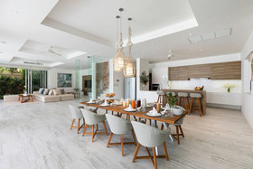 Villa Blue Amber