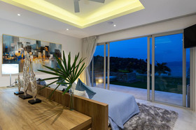 Villa Blue Amber