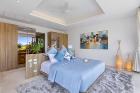 Villa Blue Amber