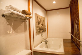 White House Beach Resort & Spa