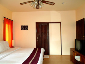 Baan Tropicana